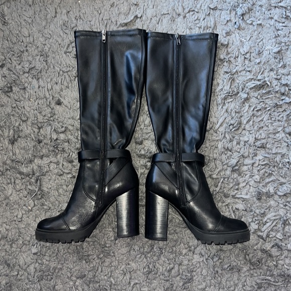 Steve Madden Boots - Picture 2 of 3